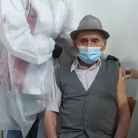 Un bătrân de 105 ani din Cluj s-a vaccinat contra COVID/FOTO: Știrile ProTV