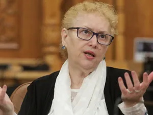 10.000 €/lună pensie pentru Renate Weber. Statul îi mai plătește 2.500 € ca Avocat al Poporului Foto: InquamPhotos/Octav Ganea