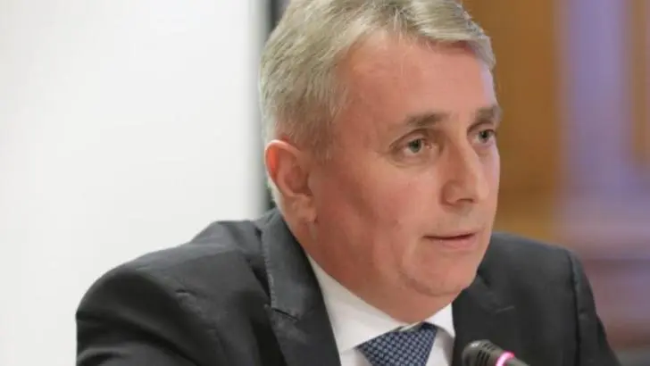 Ministrul Afacerilor Interne, Lucian Bode, a acordat distincţii pentru 13 poliţişti care au refuzat să se lase mituiţi. / Foto: realitatea.net