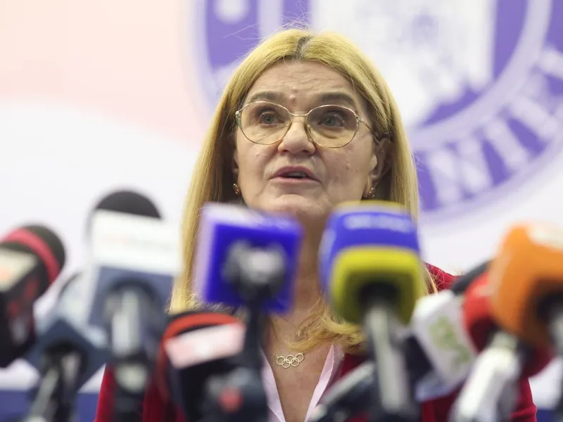 Elisabeta Lipă susţine o conferinţă de presă la ANS - Foto: INQUAM PHOTOS/George Călin