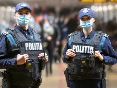 Polițiști la metrou/FOTO: Facebook