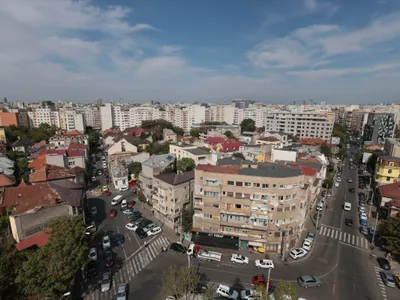 Clădiri de diferite tipuri din Bucureşti. În plan îndepărtat, se văd blocurile din Colentina - Foto: INQUAM PHOTOS/George Călin