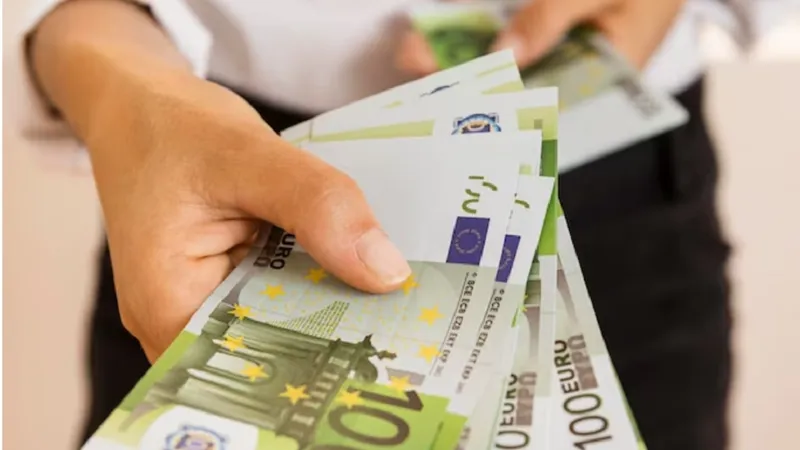 Unii români plătesc 2.000 de euro pe an pentru a avea acces la un serviciu național Foto: Freepik.com - rol ilustrativ