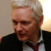 Fondatorul WikiLeaks, Julian Assange, care este încarcerat în închisoarea de înaltă securitate Belmarsh, în apropiere de Londra, se va căsători cu avocata sa, Stella Mori / FB Assange