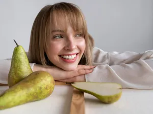Fructul care îți reglează digestia, îți dă energie și te scapă de riduri. Îl mănânci cu gingiile - Foto: Freepik