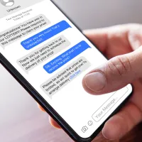 A primit un mesaj pe telefon cu ofertă pentru un „job de vis”, dar ce a pățit l-a șocat. Ce a urmat? - Foto: Freepik