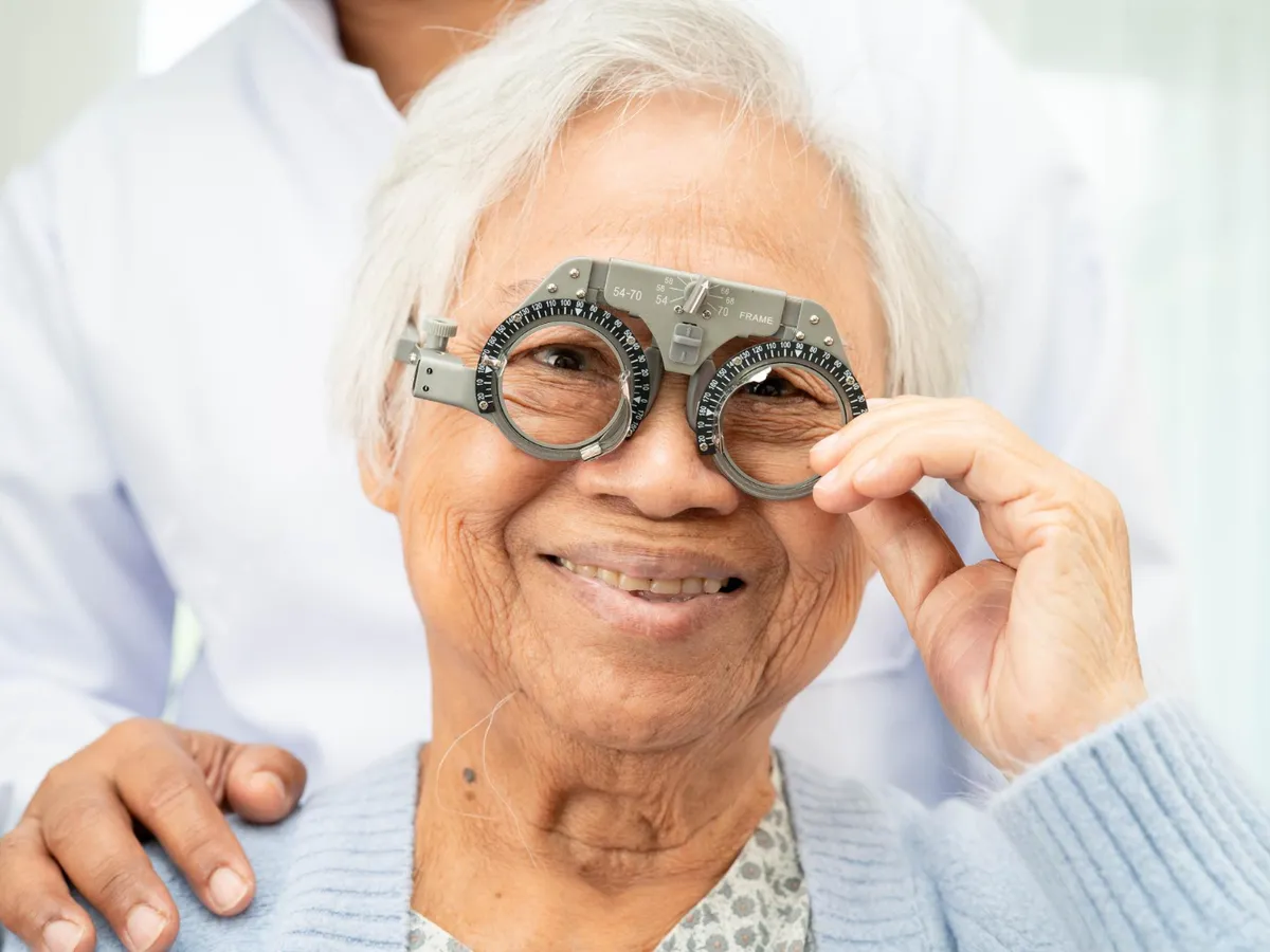 Pensionară la pensie - Foto: Freepik