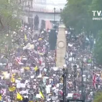 Noi demonstrații împotriva restricțiilor și vaccinării la Londra și Bruxelles. Captură TVR