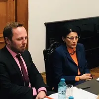 Radu Szekely, fost șef de cabinet al Ecaterinei Andronescu, împreună cu aceasta/FOTO: Facebook