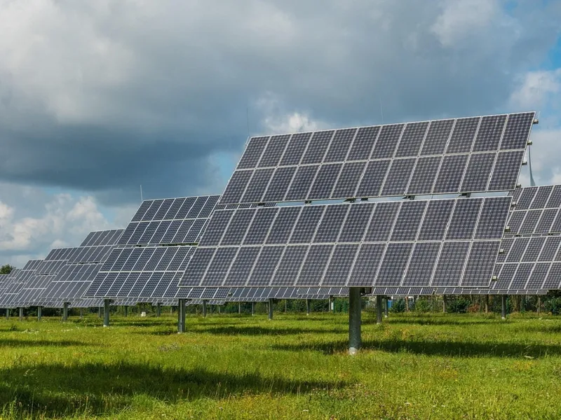 Bateria cu nisip, soluția la panouri fotovoltaice în zilele înnorate - Foto: Pixabay (cu rol ilustrativ)