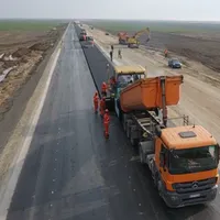 Mobilizare impresionantă pe șantierul Drumului expres Craiova – Pitești.