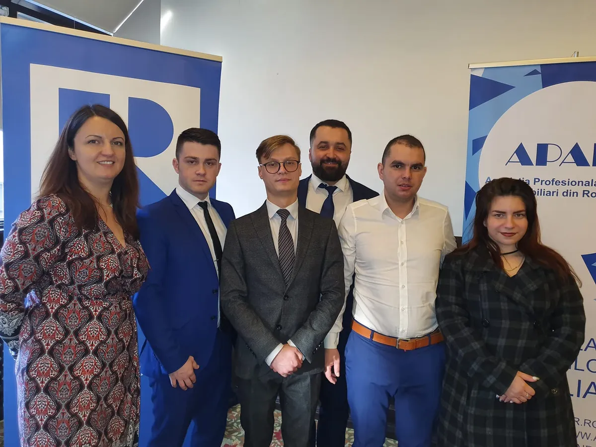 Ciubuc (cu barbă) la agenția imobiliară Proimo