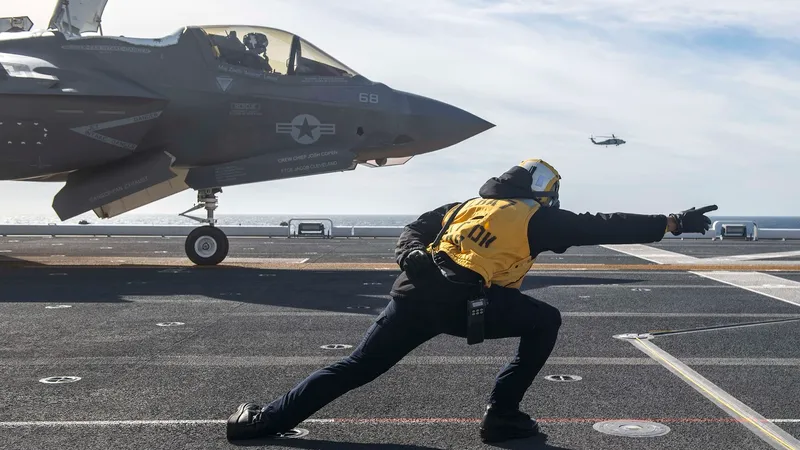Bombardamente ale SUA în Siria. Un depozit de arme al unei grupări teroriste pro-Iran, distrus - Foto: Profimedia images