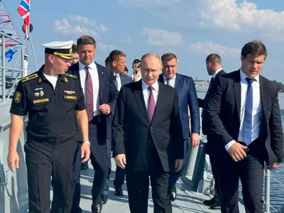 Atac cu drone la Sankt Petersburg, de Ziua Marinei, unde participa și Putin. Parada navală, anulată - Foto: Profimedia images