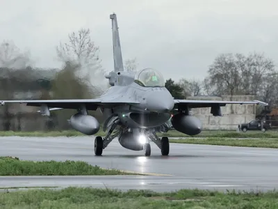Bulgaria dă 2.500.000.000$ pe 16 avioane F-16. România a luat de 3 ori mai multe cu mai puțin. Cum? - Foto: Facebook