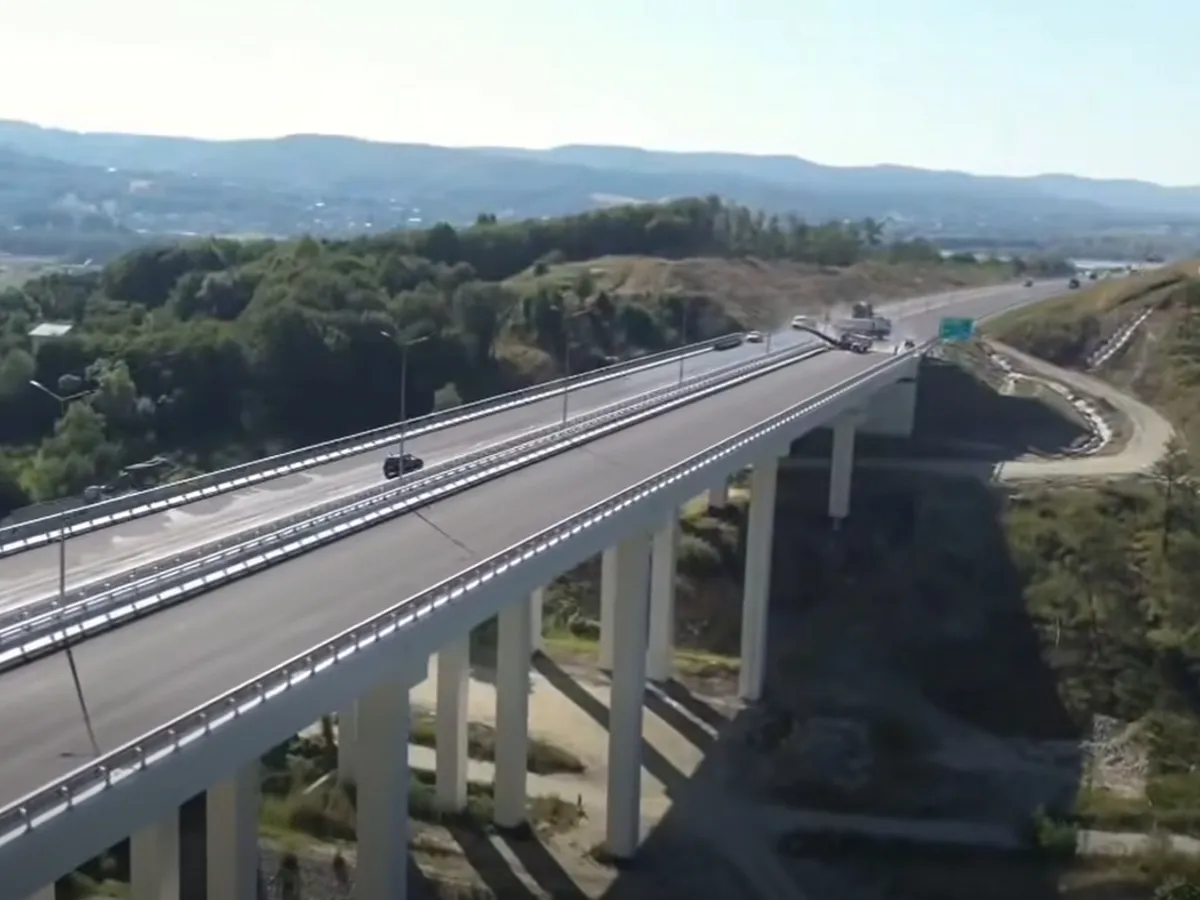 Segmentul de 9,8 km al autostrăzii poate fi finalizat mai devreme decât termenul stabilit.