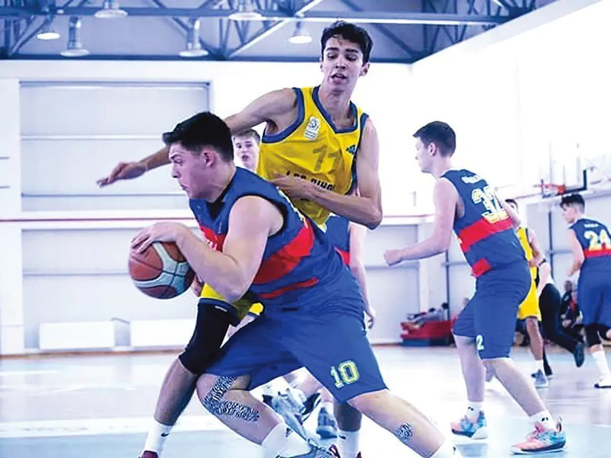 În plină acțiune la baschet, cu echipa Steaua