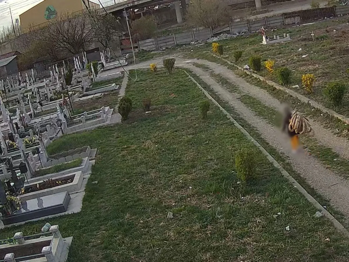 Cimitirele din Ploieşti, supravegheate cu camere video/ FOTO: facebook.com