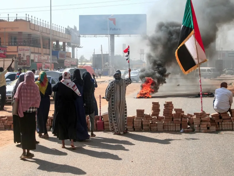 Lovitură de stat în Sudan. Prim-ministrul a fost arestat, zborurile și internetul au fost oprite/FOTO: Aljazeera