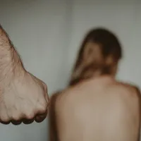 Tânără de 24 de ani răpită, sechestrată și violată. Unul dintre agresori are 15 ani/FOTO: Pexels