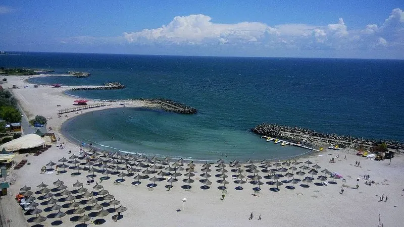 Pachetele turistice pe litoralul românesc vor fi mai ieftine cu până la 70% de la 1 septembrie. / Foto: ecomareaneagra.wordpress.com