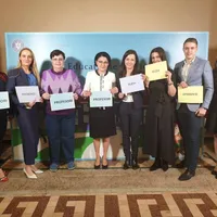 Ecaterina Andronescu între profesori/FOTO: Facebook.com