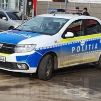 Doi polițiști, amendați pentru că au parcat pe două locuri rezervate pentru persoane cu handicap Foto: Monitorul de Suceava