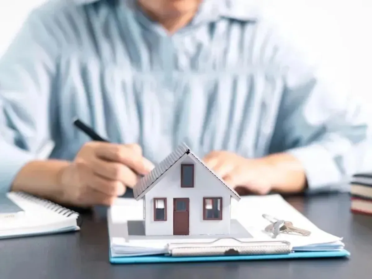 Numărul autorizațiilor de construire pentru imobile rezidențiale a scăzut accentuat, cu 6,2%, în primele 4 luni din 2026 - Foto: Profimedia Images (Imagine cu rol ilustrativ)