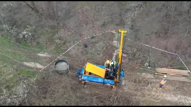 Forajele, aproape terminate pe Lotul 2 al autostrăzii Lugoj-Deva. - Foto: captură video/Facebook