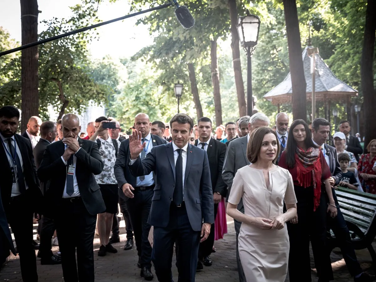 Macron și Maia Sandu - Foto: Profimedia