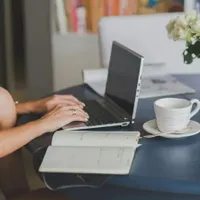 Toți cei 960 de angajaţi ai unei primării primesc un spor „special”. Peste 700.000 € anual - Foto: Pexels/Peter Olexa (Imagine cu rol ilustrativ)