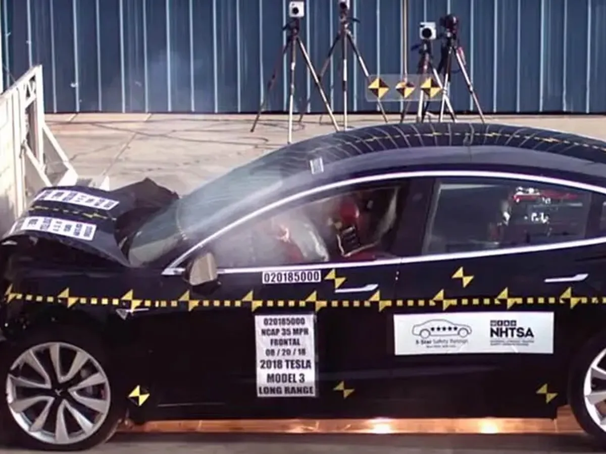 Cel puțin 15 persoane au murit din aceeași cauză la bordul Tesla Model 3. NHTSA a deschis o anchetă