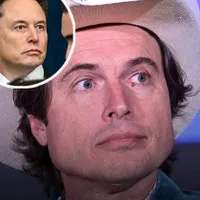 Fratele lui Elon „politicianul” Musk nu mai are încredere. A vândut acțiuni Tesla de 28.000.000 $ - Foto: Facebook / uniladtech.com