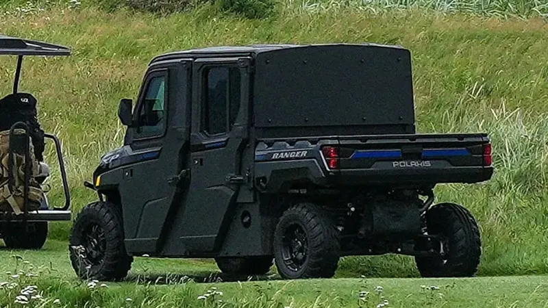 Golf Force One. Secret Service i-a făcut o mașinuță de golf blindată lui Donald Trump - Foto: businessinsider.com