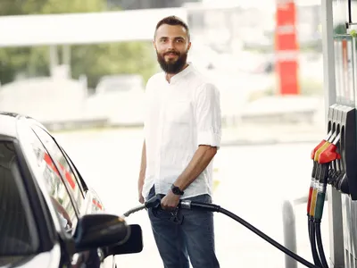 Carburanții se ieftinesc în România: motorina scade sub 9,60 lei/l, iar benzina se apropie de 8,70 lei/l - Foto: Freepik (Imagine cu rol ilustrativ)