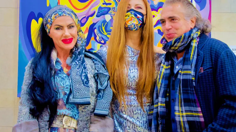 Creatoarea de bijuterii Yaninna LeCrystal, împreună cu Nelly Năstase
