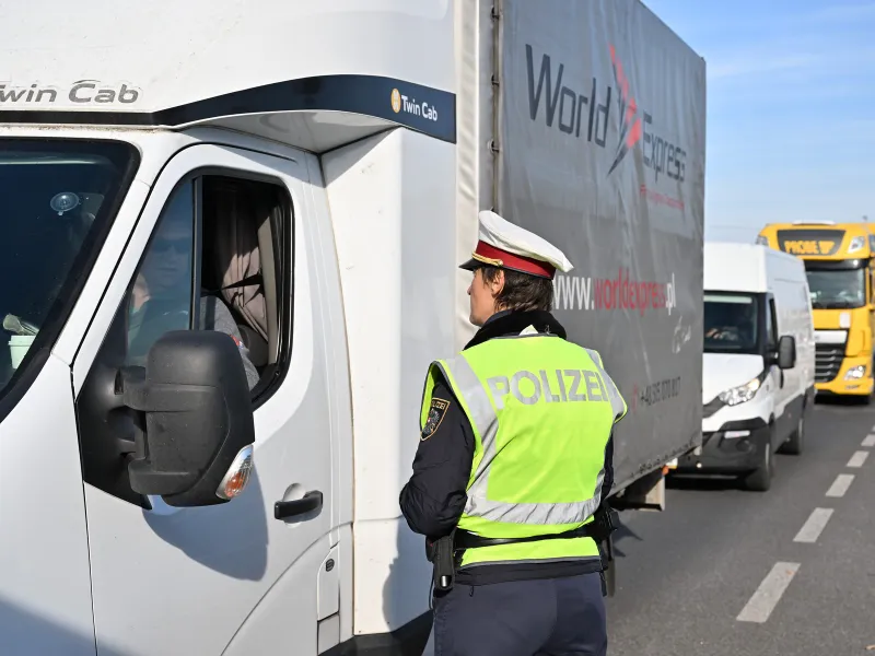 Câte miliarde $ pierde România că nu e în Schengen ? România anunță Austria că a depășit limitele ! - Foto: Profimedia Images