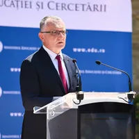 Primul elev depistat pozitiv Covid-19 după testul de salivă/FOTO: Facebook/SorinCîmpeanu
