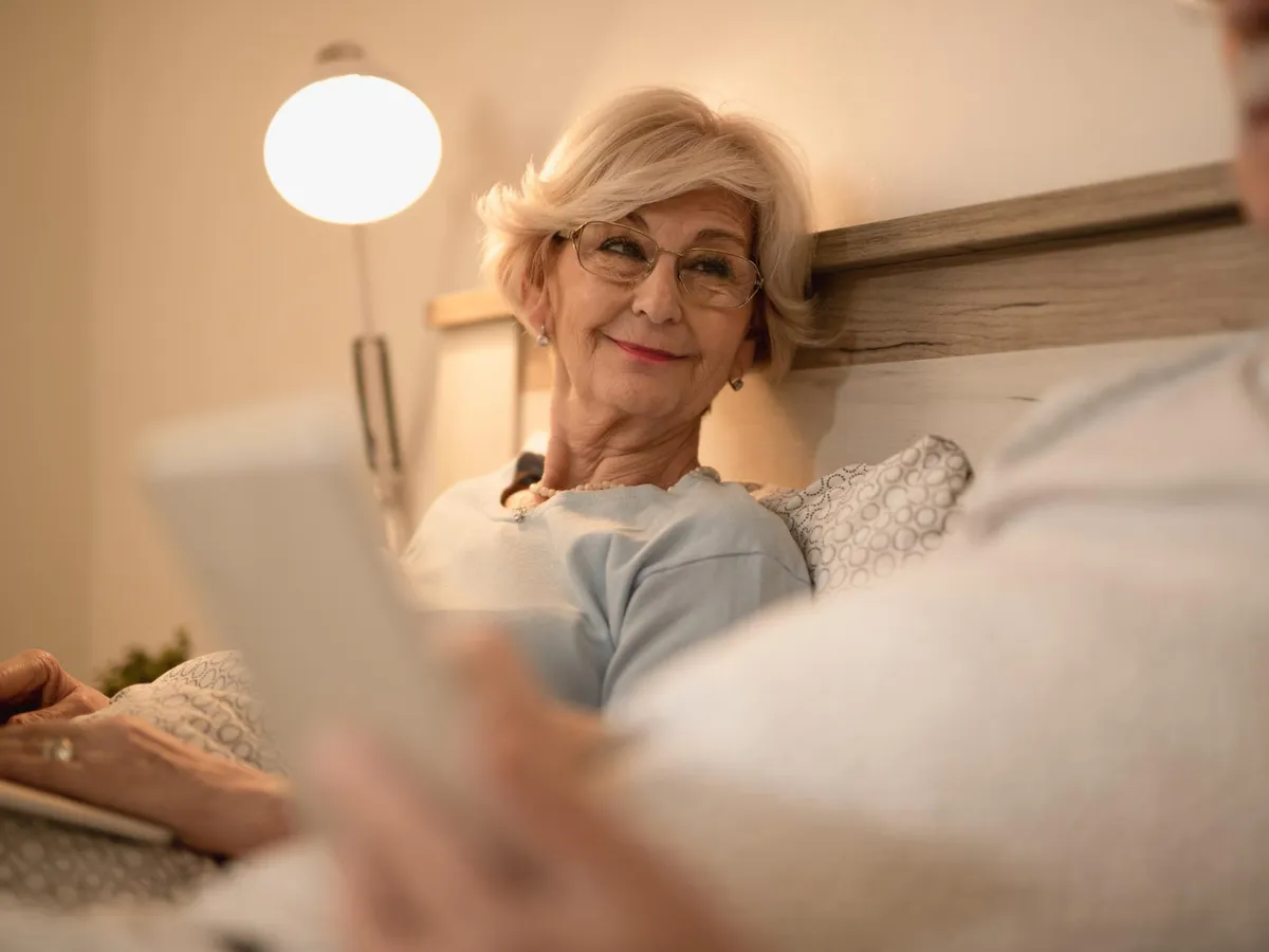 Ajutor la pensie. Se dau vouchere și pentru factura la gaze, nu doar pentru energia electrică. Cât vor fi?