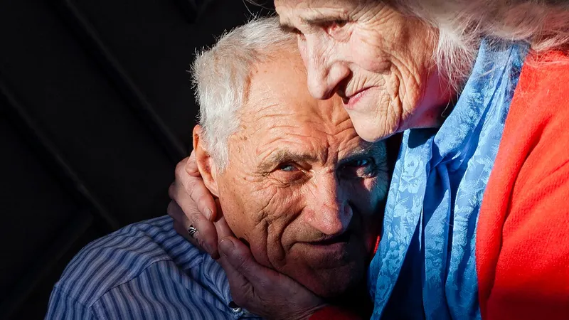 Escrocherie în numele ”Casei de Pensii”. Pensionarii rămân fără pensie instant. Escrocii sunt la ușă - Foto: Freepik (rol ilustrativ)