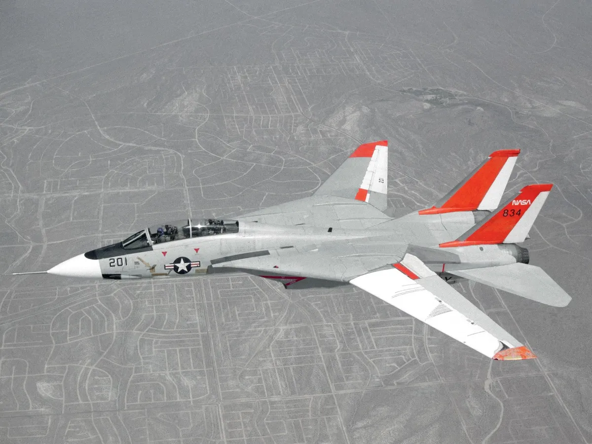 VIDEO Avionul F-14, celebru din filmul „Top Gun” cu Tom Cruise, va zbura din nou. Costă 190.000.000$
