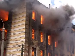 Incendiu puternic la Institutul de Cercetare al Forţelor de Apărare Aerospaţială din Rusia. / Foto: tass.com