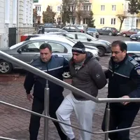 Interlopul Alexandru Huțuleac, zis Duțu, a lovit cu sabia un polițist și acum fuge de pedeapsă Foto: Adevărul