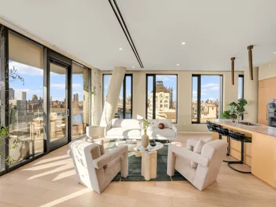 Interiorul unui apartament de lux din New York, cu vedere asupra oraşului - Foto: Profimedia Images