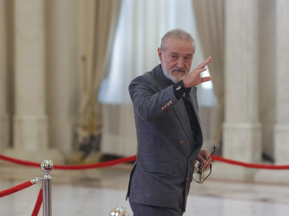 Charalambous şi Pintilii au demsionat de la FCSB. Becali: Îmi asum tot. Ce jucător nu a fost lăsat în autocar?