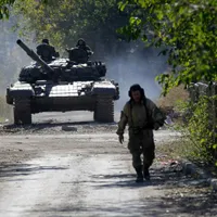 Blindatele rusești au pătruns în Harkov, dar ucrainenii luptă pentru fiecare stradă. / Foto: time.com