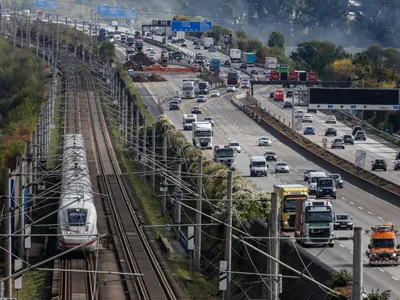 Transporturile feroviare și rutiere, mai rapide prin granițele UE după aderarea României la Schengen - Foto: Profimedia images