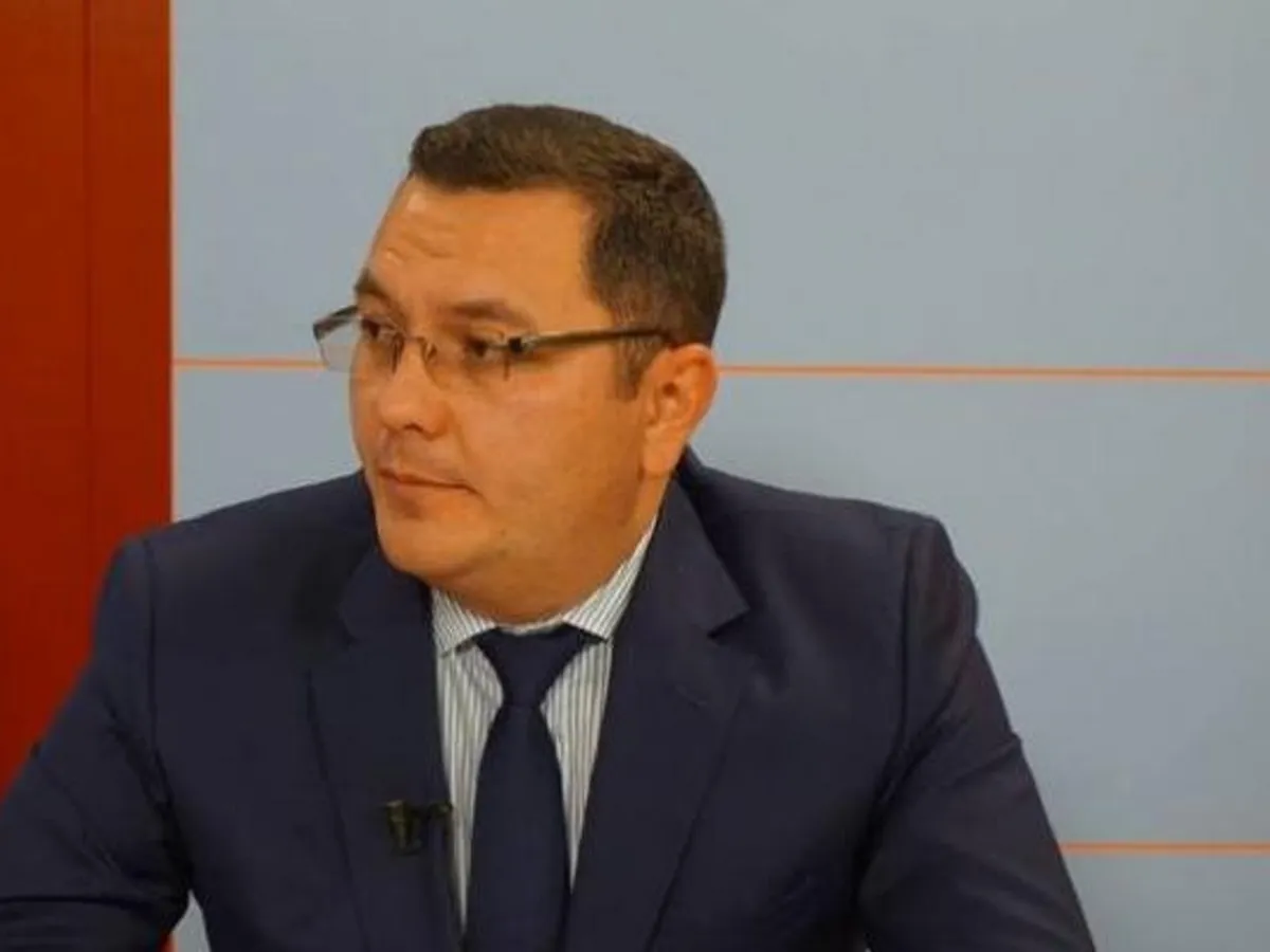 Managerul Maternității „Cuza-Vodă” a venit la muncă cu o mașină de peste 100.000$, luată pe firma tatălui