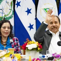 Daniel Ortega și soția, Rosario Murillo/Foto: confidential.com