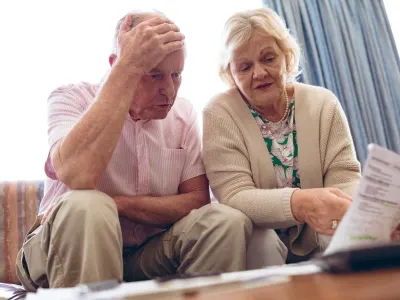 Pensionarii așteaptă azi o decizie importantă despre pensii. Vor fi înghețate sau crescute cu 200 lei?